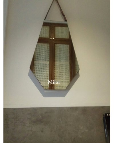 Gương trang điểm lục giác dây da treo tường Milor Dimond