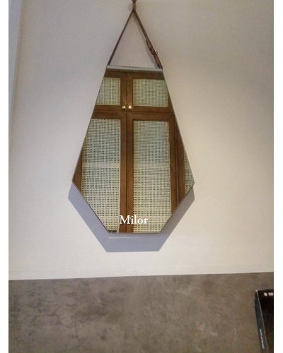 Gương trang điểm lục giác dây da treo tường Milor Dimond
